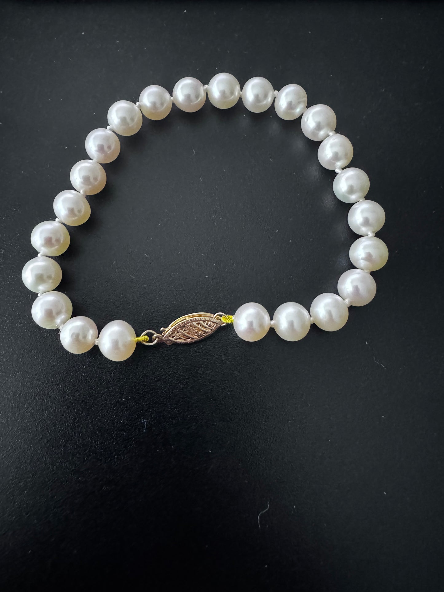 White Freshwater Pearl Bracelet - AAA Quality