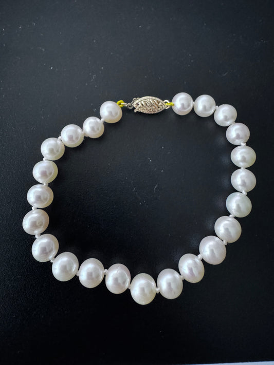 White Freshwater Pearl Bracelet - AAA Quality