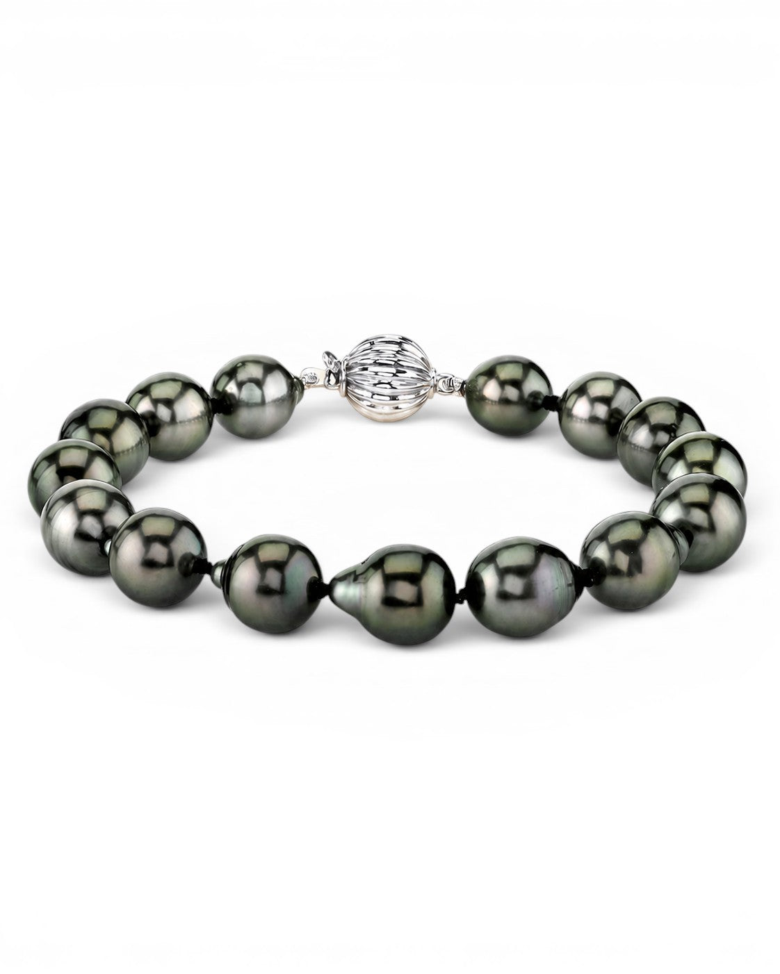 Prestige Pearl bracelet featuring 9-10mm dark baroque Tahitian pearls with high luster and a decorative silver clasp.