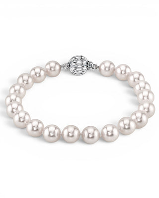 Prestige Pearl white Akoya pearl bracelet with a round, hand-knotted strand and a polished corrugated clasp.